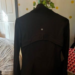 Lululemon define jacket (BBL jacket)  Size 8
